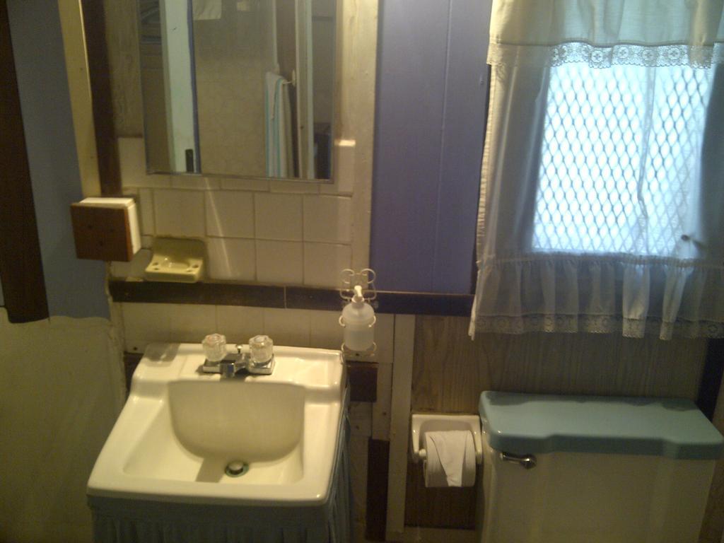 Arawak Inn Nassau Room photo